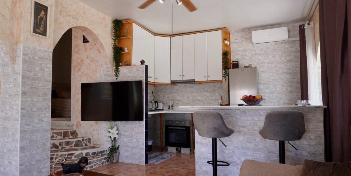 o_1j4sg9usp1cnmcand9els4pcf6q