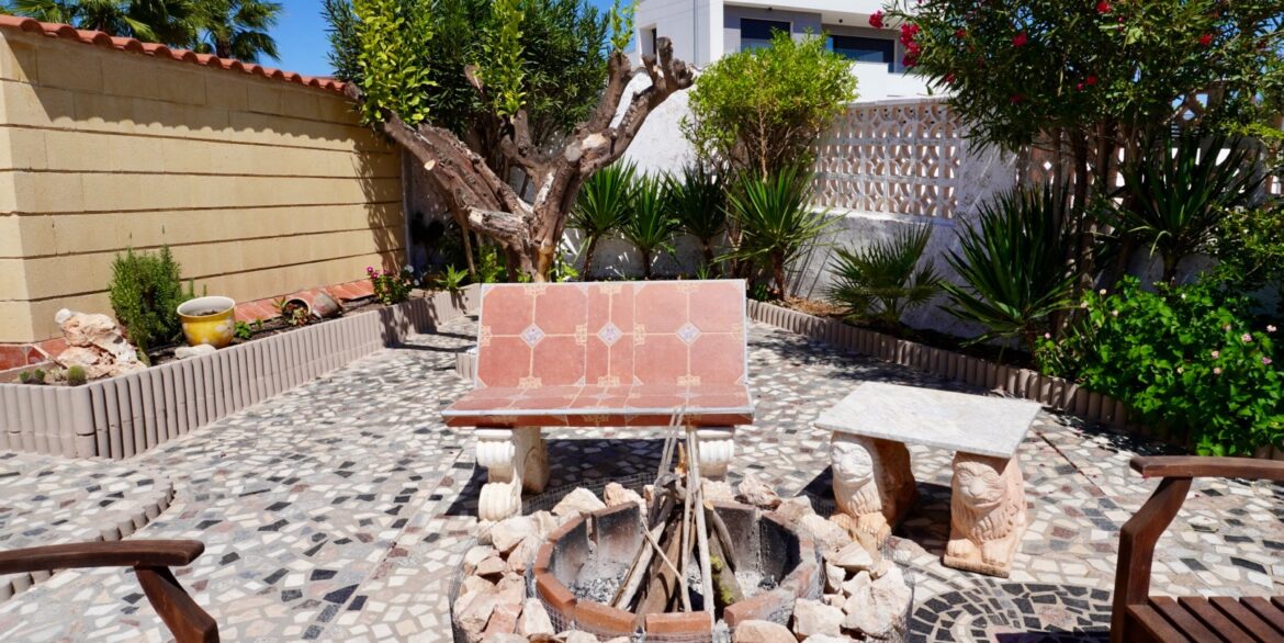 o_1j4sg9usp1u5i1lbd1oor1fck14tq4o