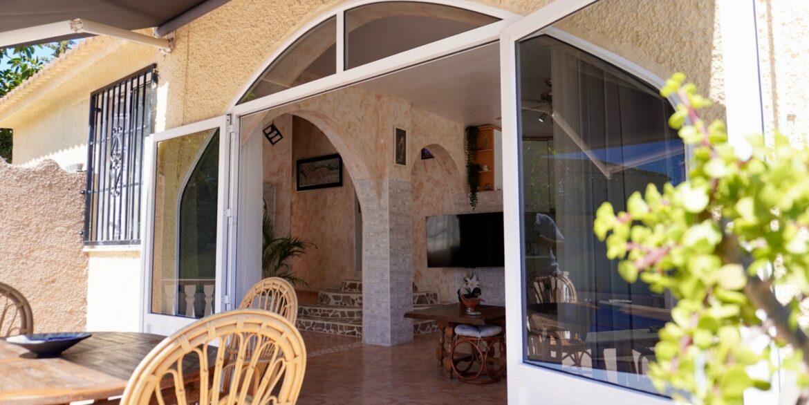 o_1j4sg9uspaiebqt1o9g1rei3ki72