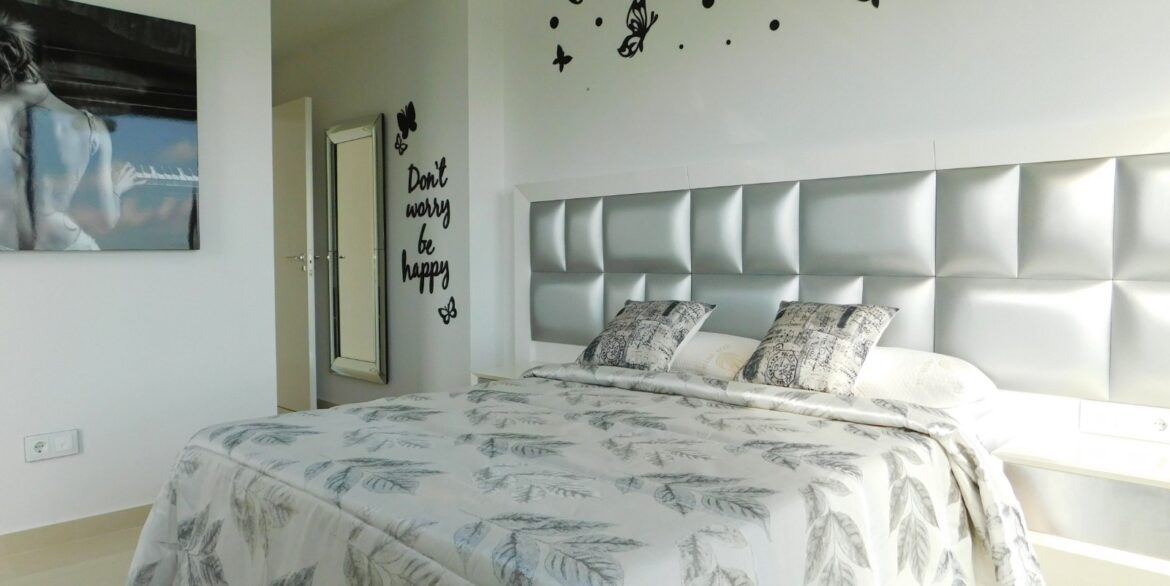 o_1j59cjub41jqe1rgb1u9a1vbivpj4c