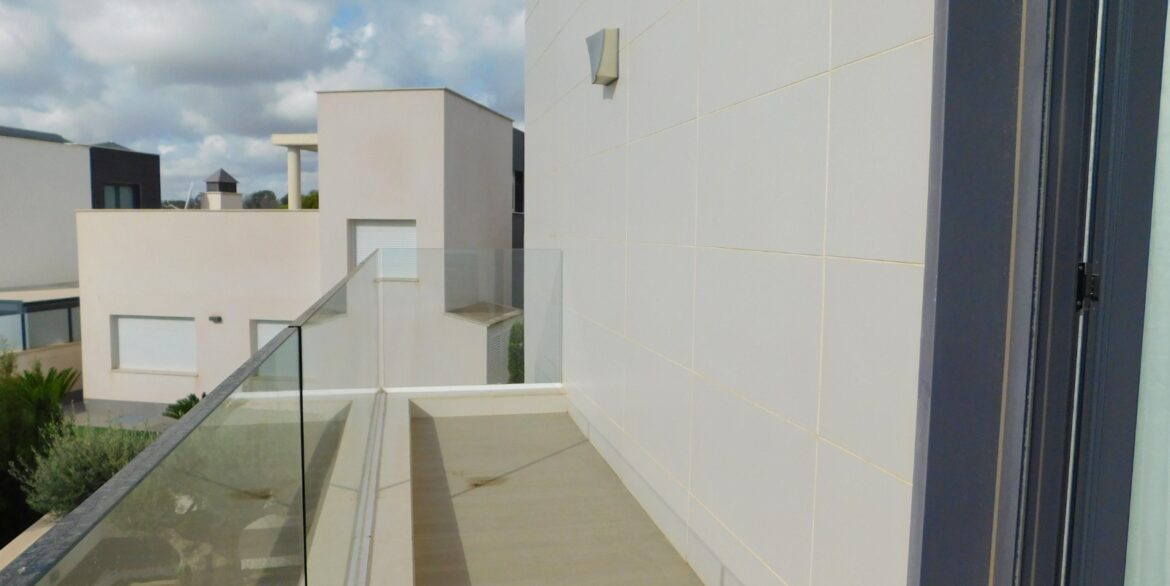 o_1j59cjub4hg91rues7n1gj2ih44d