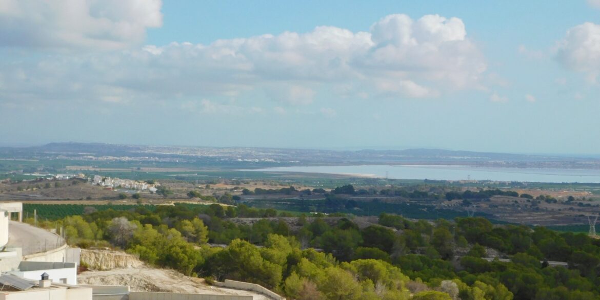 o_1j59cjub4v5muo1tr01s4f1d774n