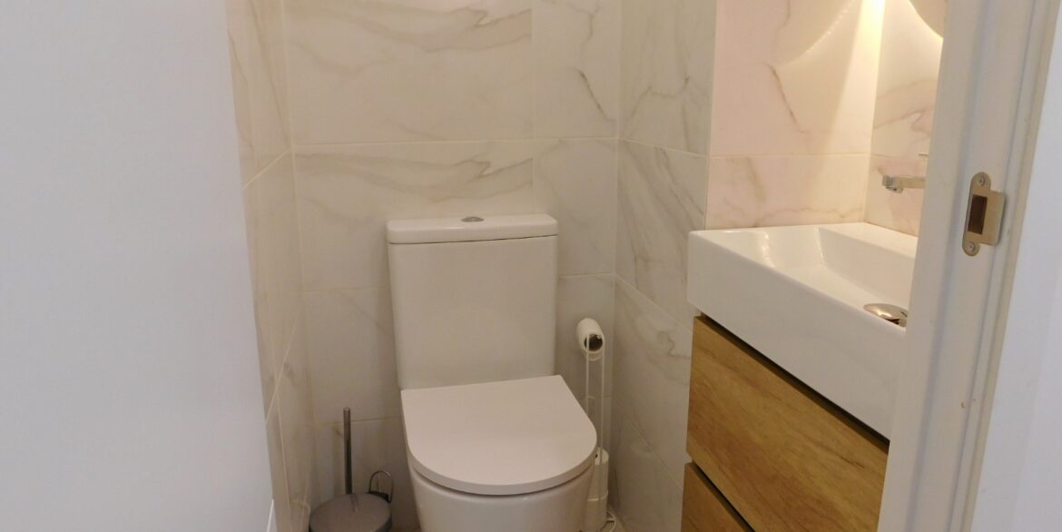 o_1j59fgdjr17h31ee5hnq107o762v