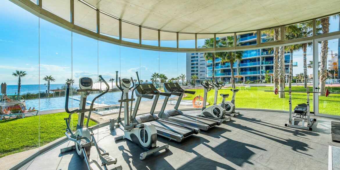 o_1j6aqlghg1ten1lahg46173413ad41