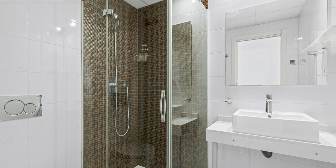 o_1j6aqlghghbme3a484ff71v0n3s