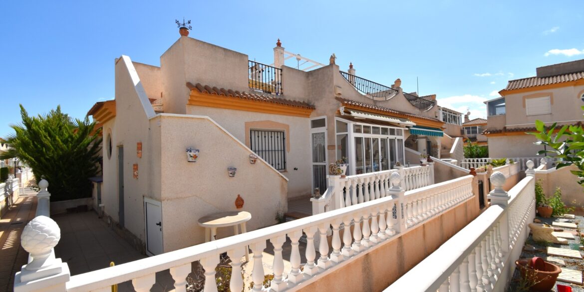 o_1j6cphl9917r7oe9stt1kjovh1m