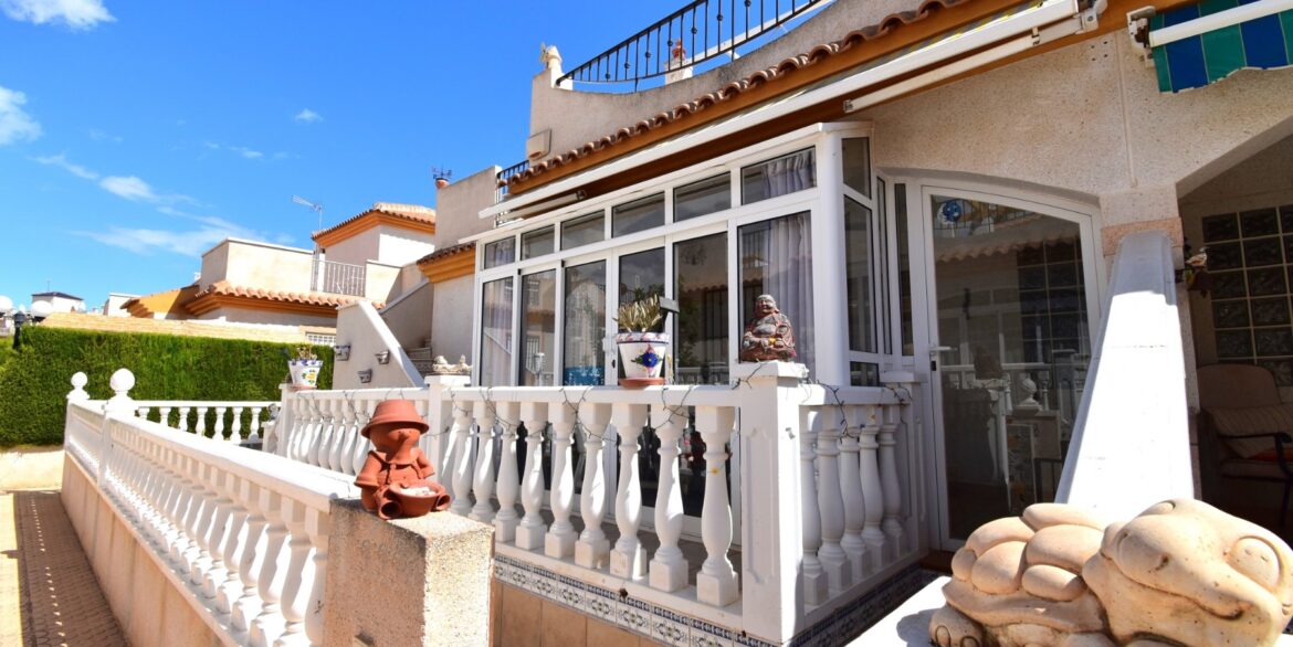 o_1j6cphl9a1089153v17nt1jrm2po24