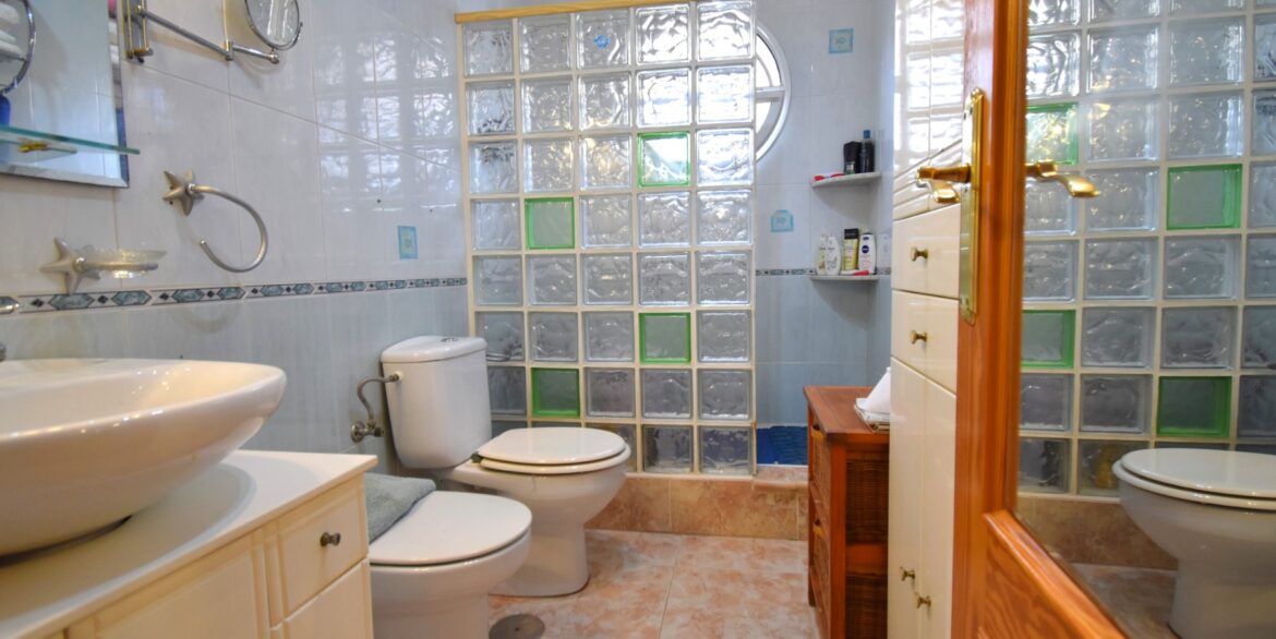 o_1j6cphl9a1io1v2cmqeekr7hj22