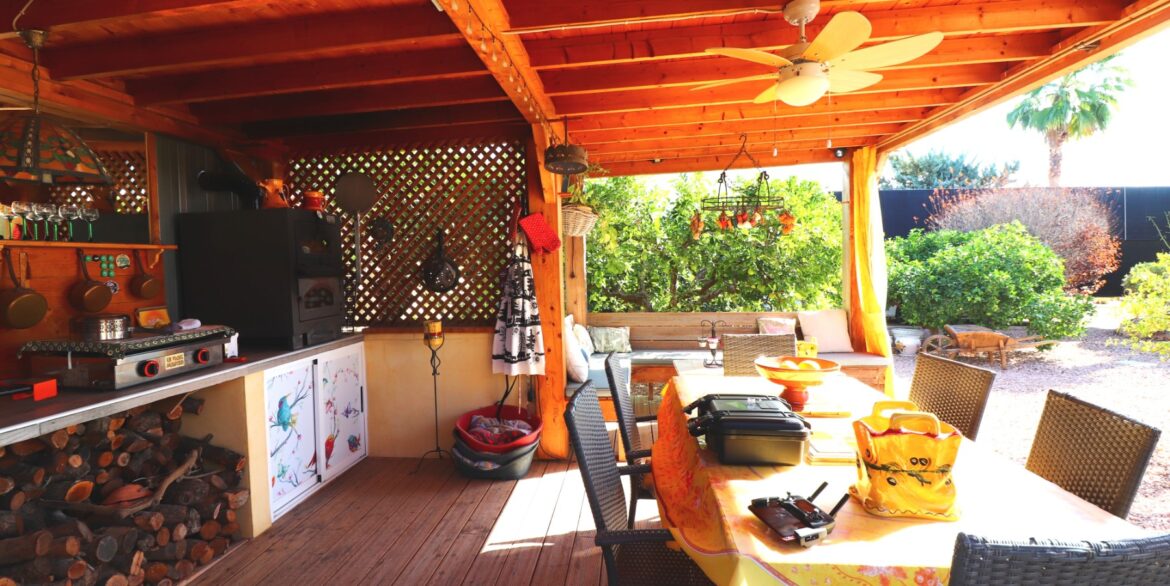 o_1j6d3ajr8trh1v43150f12evj3l2v