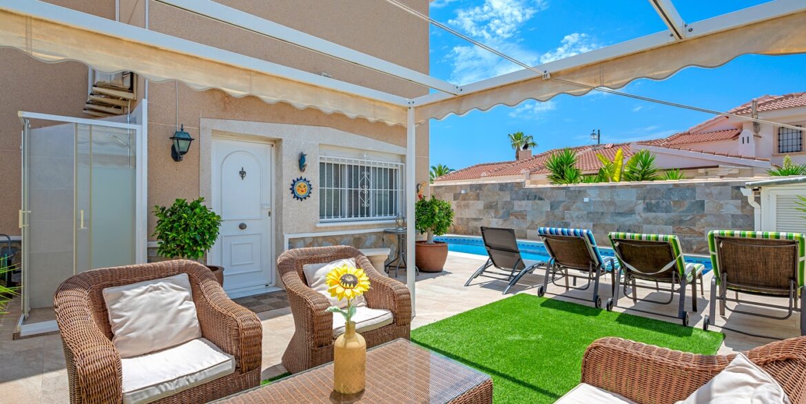 o_1j6ddk1e01upsf0141d1fro17ip39