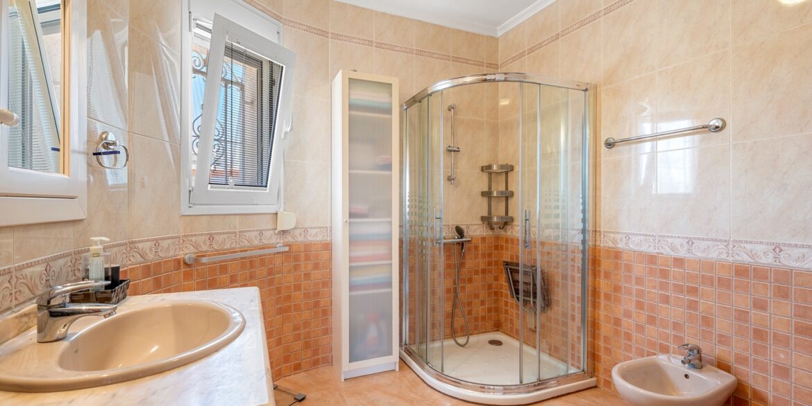 o_1j6ddk1e0bj260d1q9q1k9g1lmi4c