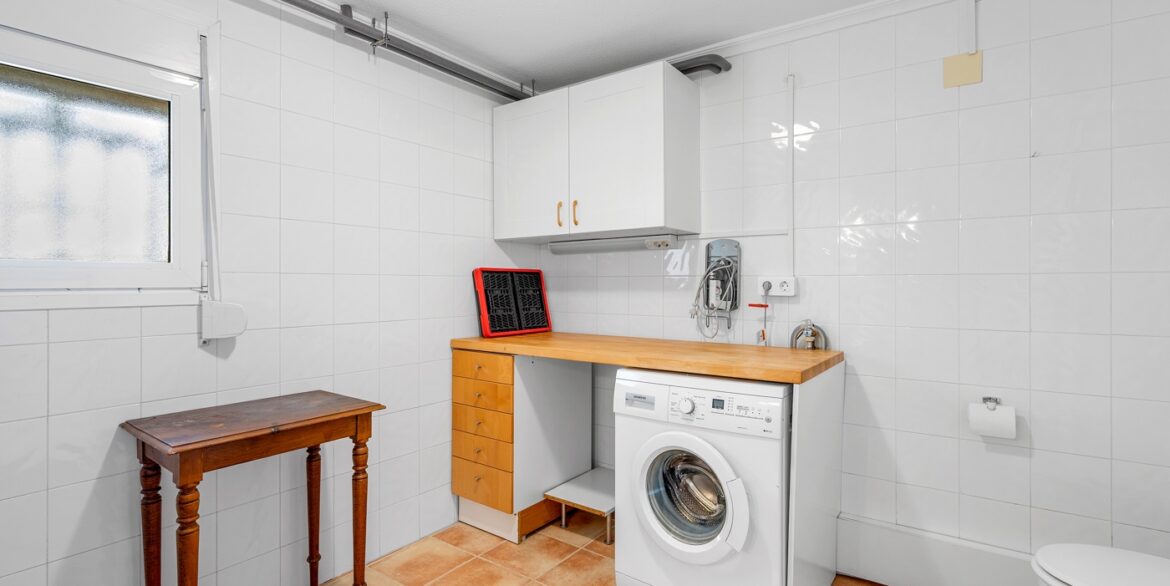 o_1j6ddk1e0fbk15571916bbj9gr3o