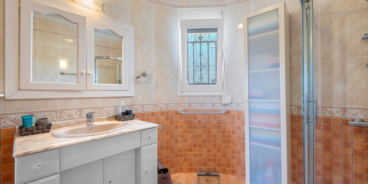 o_1j6ddk1e0obo1d521tsi6deh1p4d