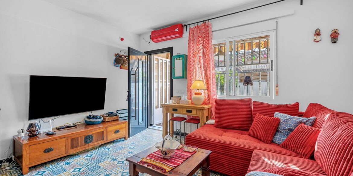 o_1j7f0aeh614us1f5i19amegg16812f