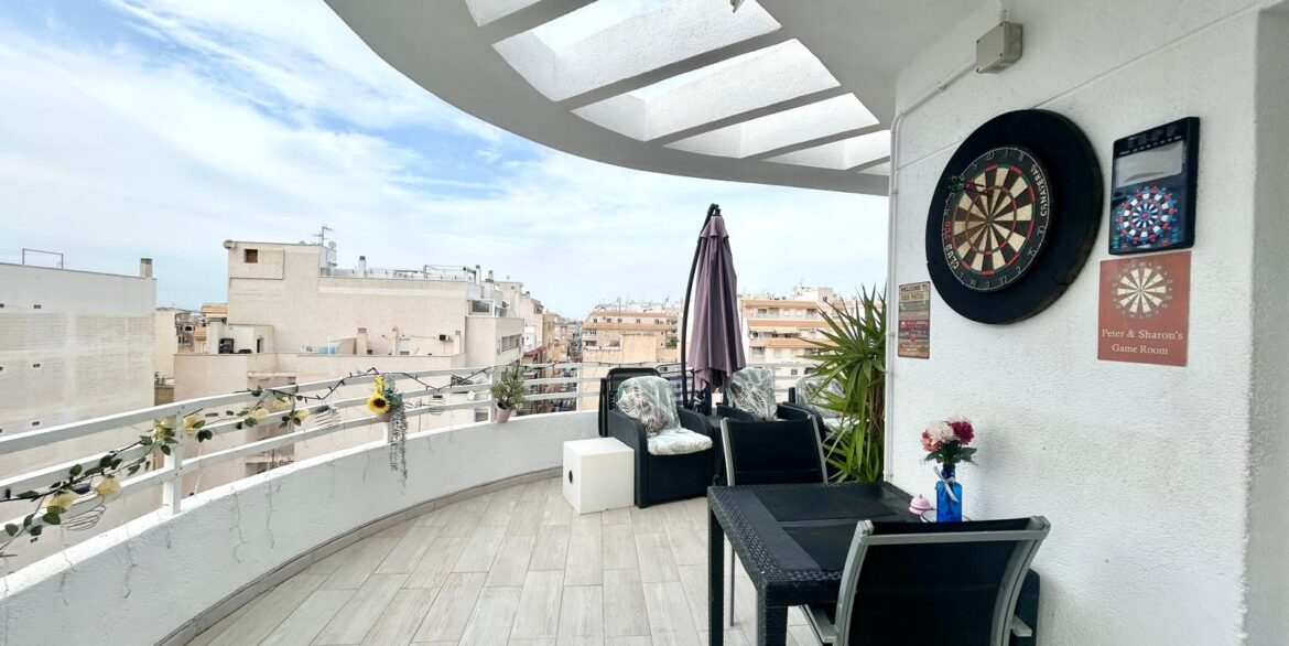 o_1j7je7o53k22101c1ve6126uval3m