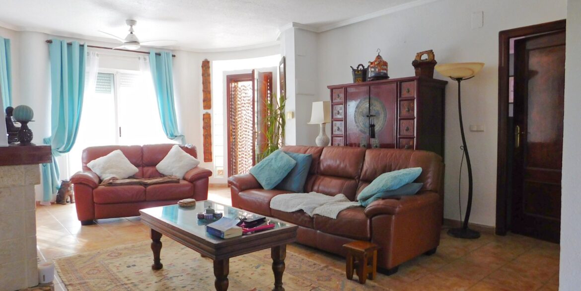 o_1j80f55ga1sq79nj132bi8r45731