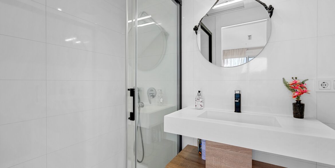 o_1j80l3sep97f8p0pb81gc11ejs2o