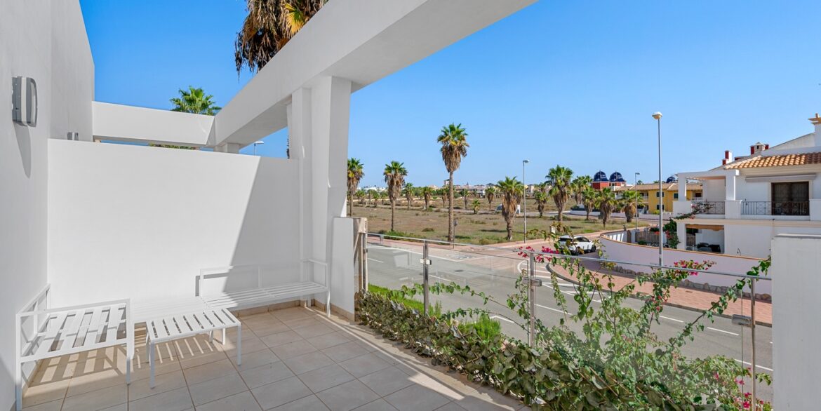 o_1j80l3seqikqsehi85l4eie36