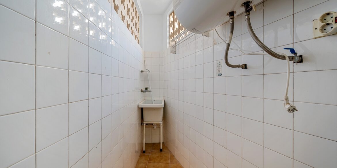 o_1j810j3lor0uaaabsqnh81i5n2n