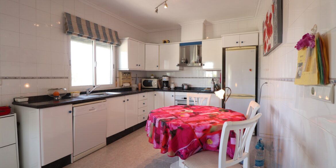 o_1j8d98s8911ug1p791d1l18k6q1p2g