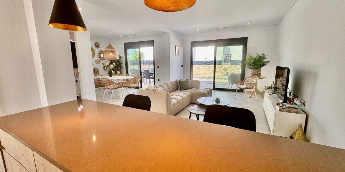 o_1j8debld11nunudevn21o5p1fj224