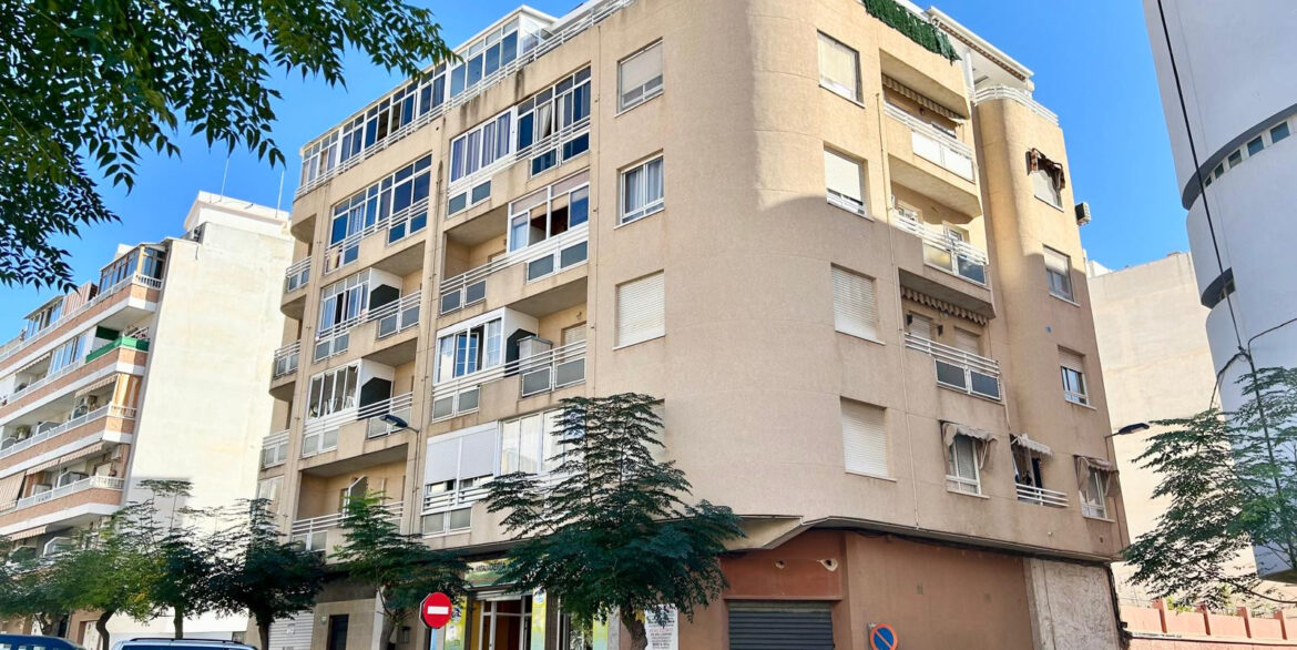 o_1j8sq28h21vaaau1lsb1qav13u21n