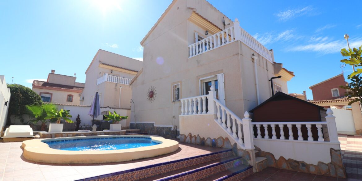 o_1j94sspgr1d2h1bdk28u1kn1q3g20