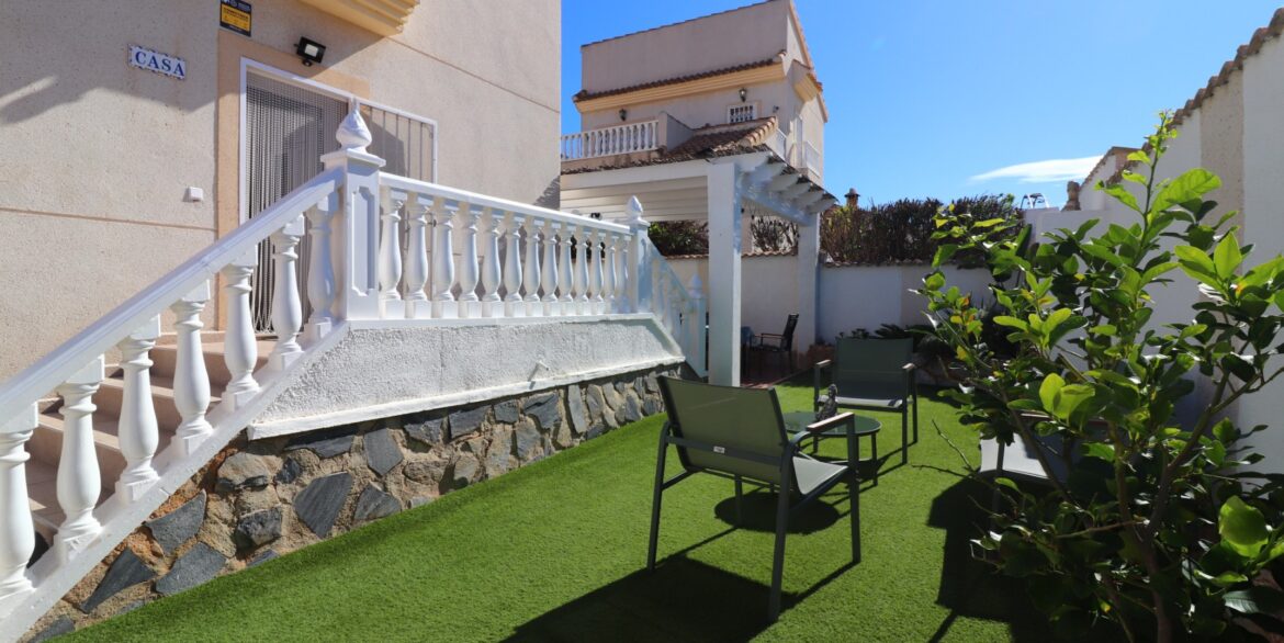 o_1j94sspgr1dp21d5r1drk1c9kuq923