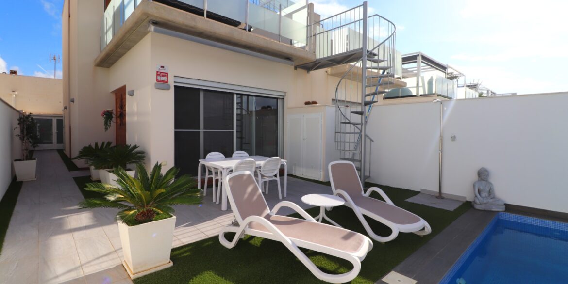 o_1j9f0u4jb15bt1sf511u518i1kmv38