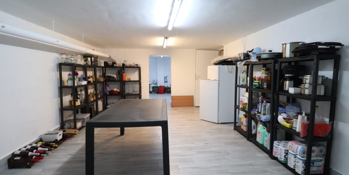 o_1j9f0u4jb7e6s61k141mkdj3l35