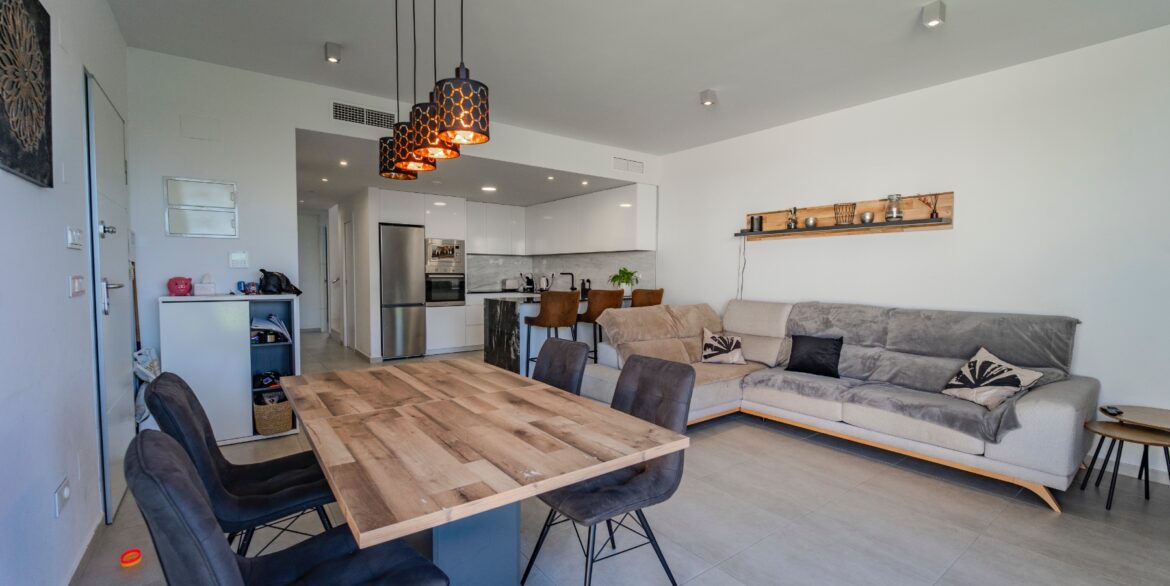 o_1j9mojuhe1iqp1ch5dp1qbnsq33b