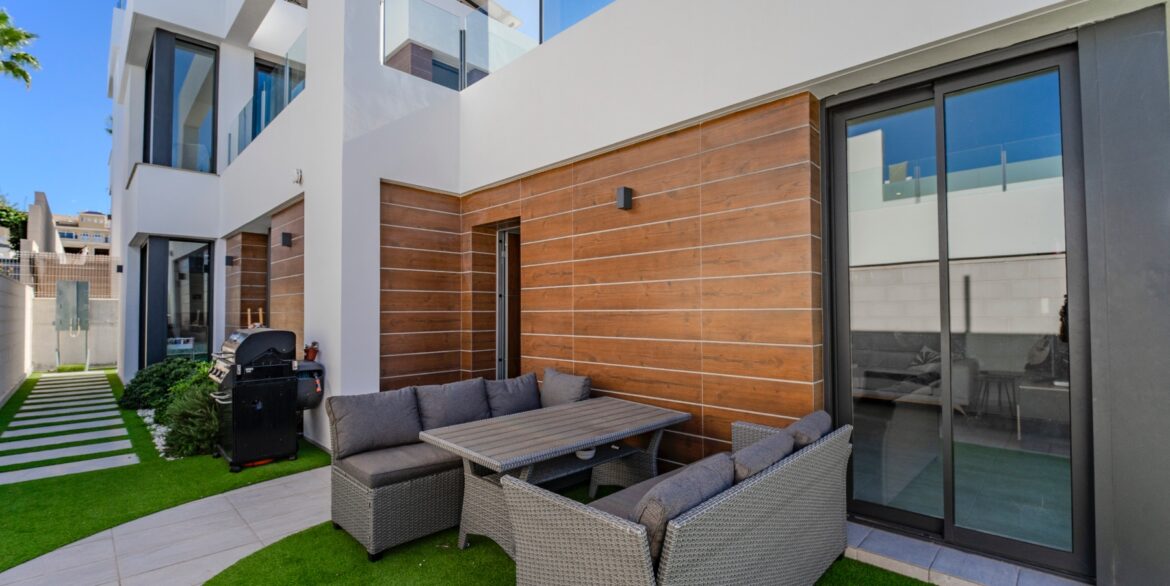 o_1j9mojuhe1nki1k3rqp2129r82q3j