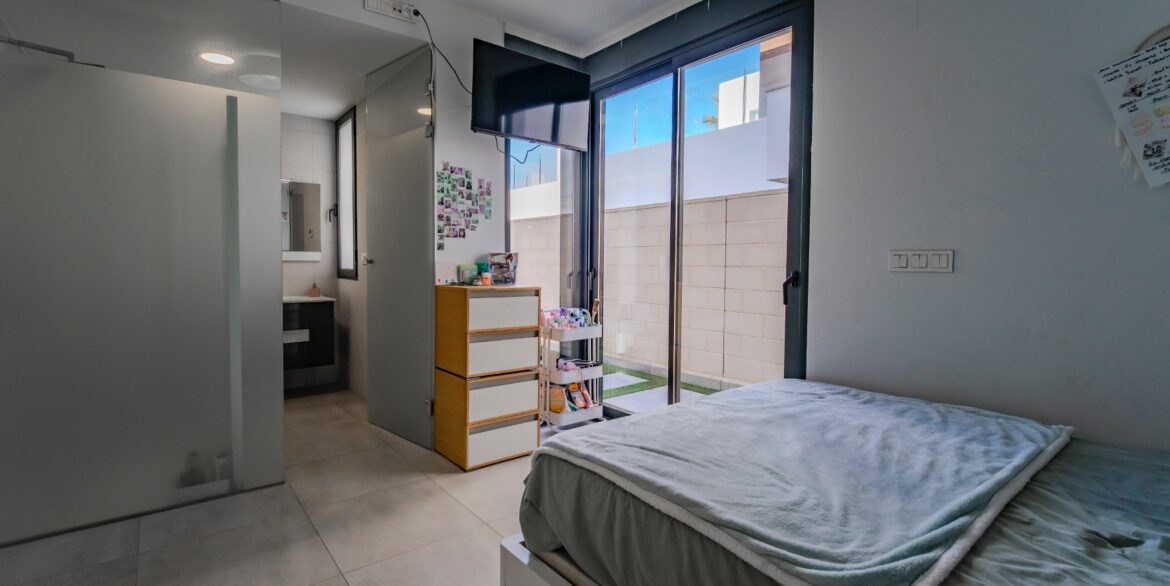 o_1j9mojuhevoe1m209u11ot386435