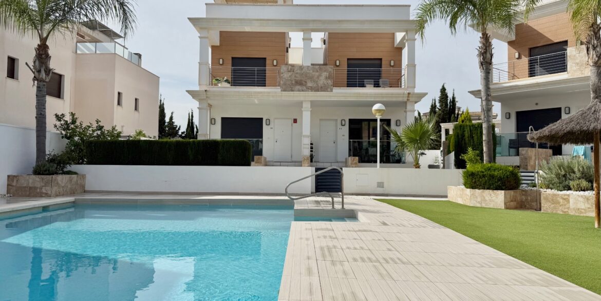 o_1j9ukljpsj521q1h1u5j1bmnt6523