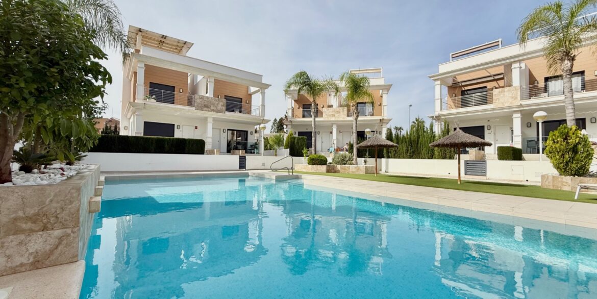 o_1j9ukljpspvs1s5ts9u1sttue921