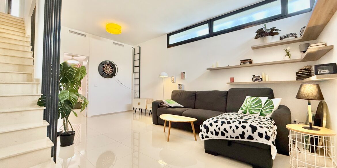 o_1j9ukn389176515v41tbu41lqr45