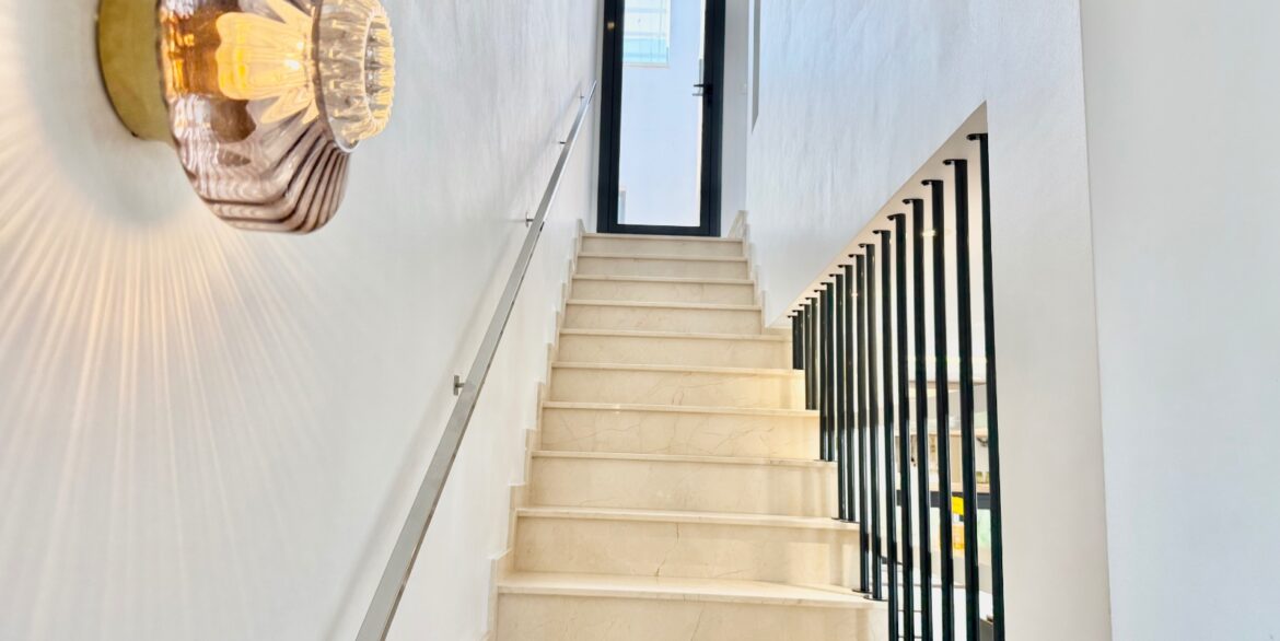 o_1j9ukn3896e31ecn10fhlen1fl53u