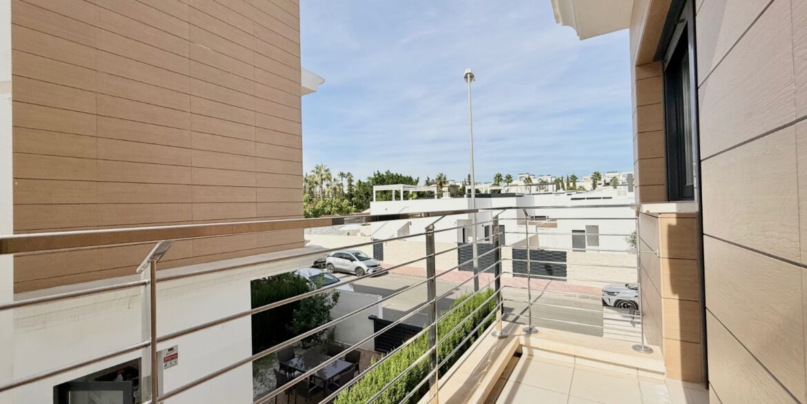 o_1j9ukn38a1o5uvpf1b6m13oa34f4s