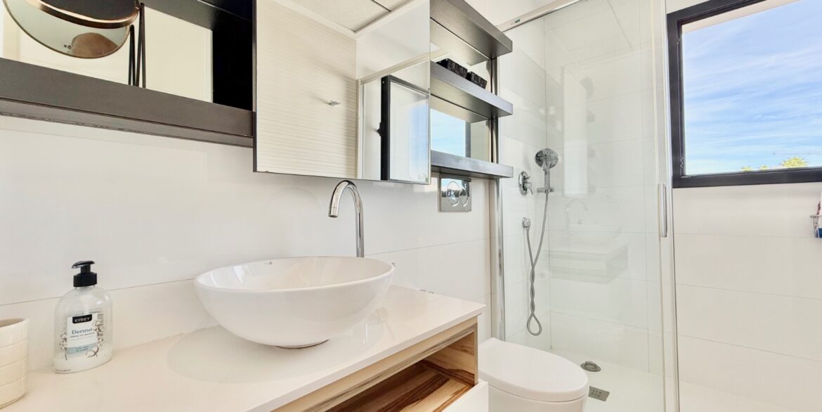 o_1j9ukn38a9nh1f2u1tc31bkn3844q