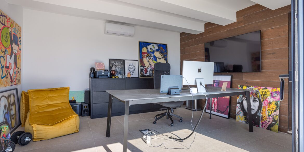 o_1jaj2gdl51g2s30m1qq7f201np33d