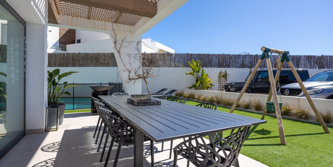 o_1jaj2gdl54fr1b0o104o99b1rc039