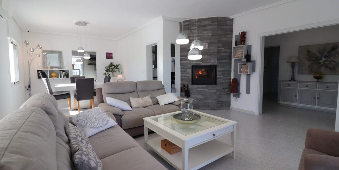 o_1jajcsdj61rp81ntfcrs4mqoie2q