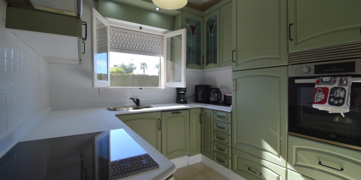 o_1jajh3gu1mm15841elf1p2qb152e