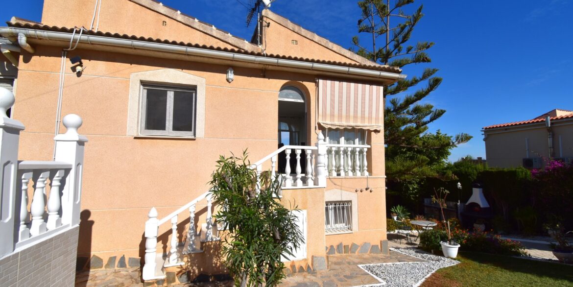 o_1jajh3gu21aq0126h1mmd6g112ca2v