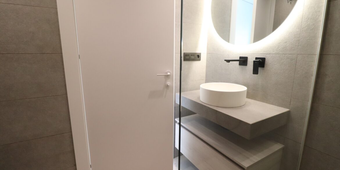 o_1jar3h7ga14bcqsr1r751t1a1dco2i