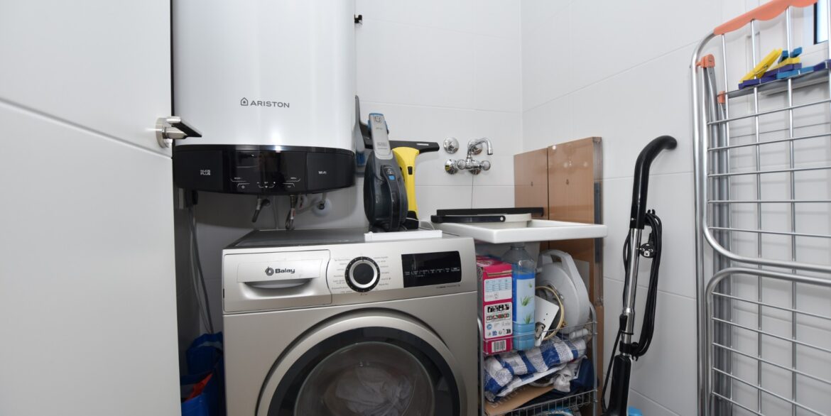 o_1jb0e8j5p1udv75b64geb81ss24l