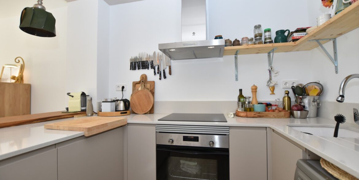 o_1jb0e8j5p1v9l1tp56sp1k981li84r