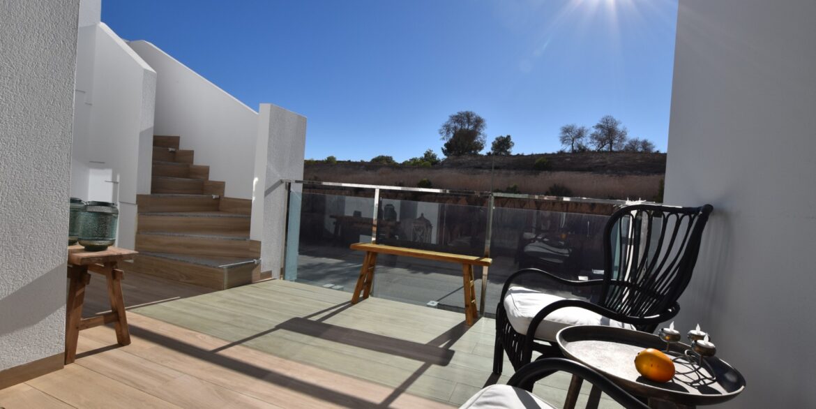 o_1jb0e8j5pk4h1dtm14t51tt913bj4c