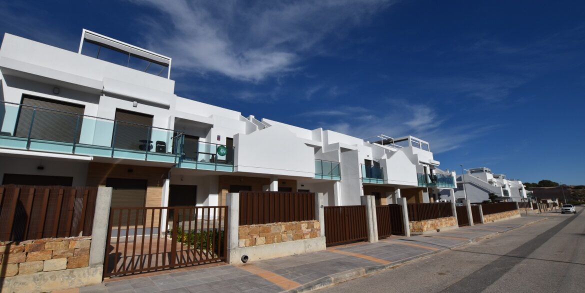 o_1jb0e8j5q1bqr1kbq1mho1fm6b1u6b