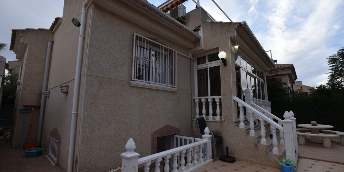 o_1jb0egti118anthi1vdt1b1n1ag67v